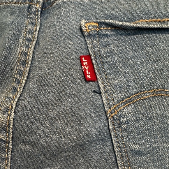 Lee Women’s Sz: 34 311 Shaping Skinny Capri. Medium Wash. Stretchy. 5 Pockets. - Picture 11 of 11